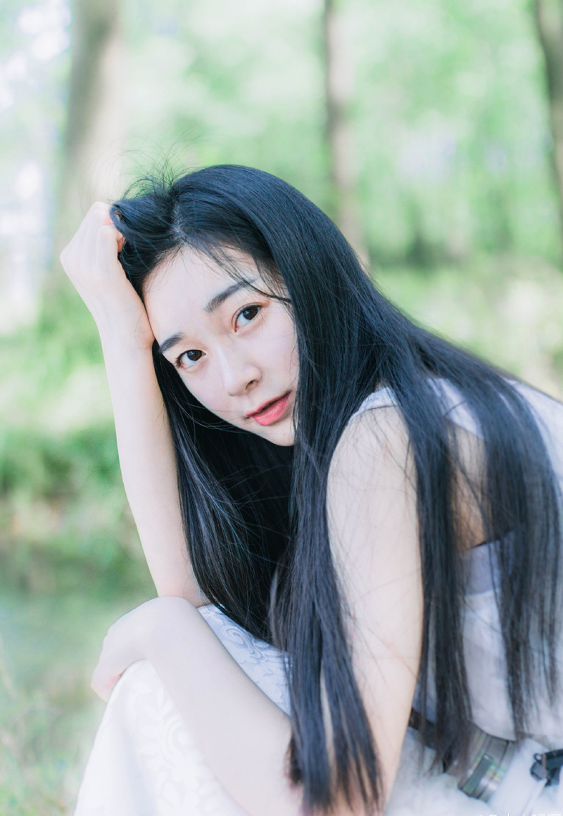 我不愿意把我们之间的友谊比作铁链；因为铁链也许会被雨水锈蚀，或被倒下来的树砸断。